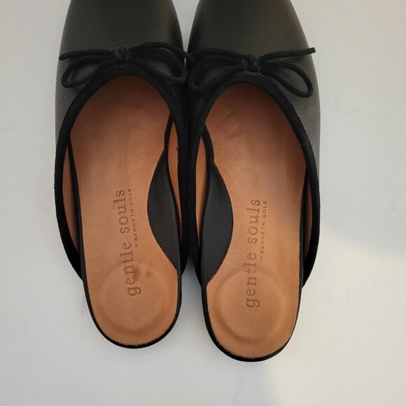 .Gentle Souls by Kenneth Cole - Eugene Bow Slide in Leather - 6.5 - Picture 2 of 5